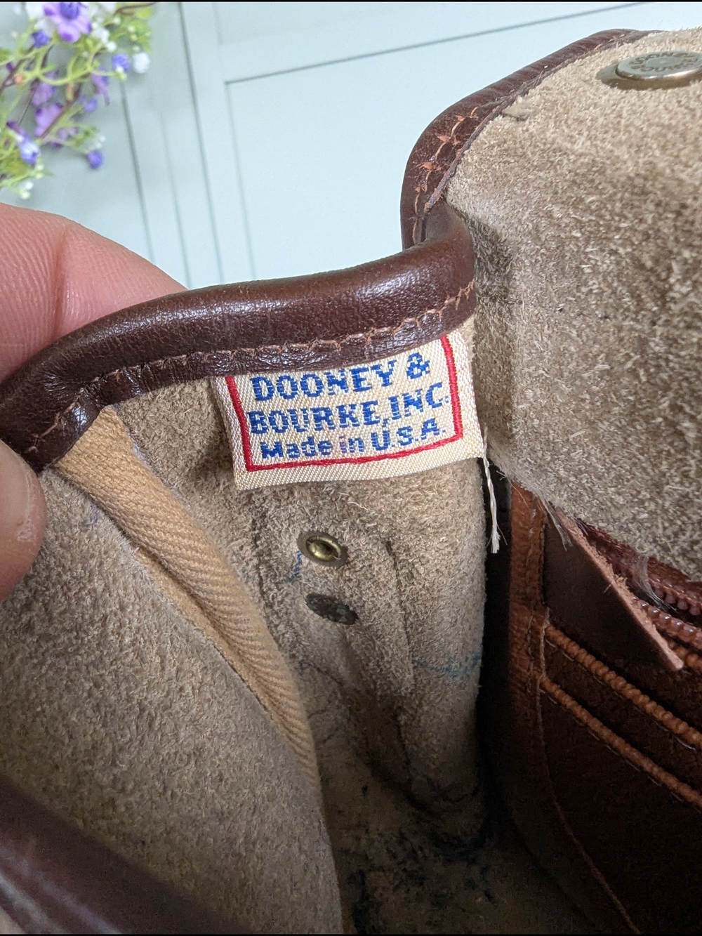 vintage Dooney & Bourke All- Weather Leather (AWL) Carrier Bag - Picture 13 of 14
